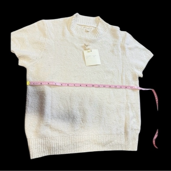 Marled Cream Textured Short Sleeve Sweater NWT – Size L - Picture 3 of 4